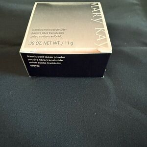 Mary Kay Translucent Loose Powder – Oil Control Setting Powder – New in Box